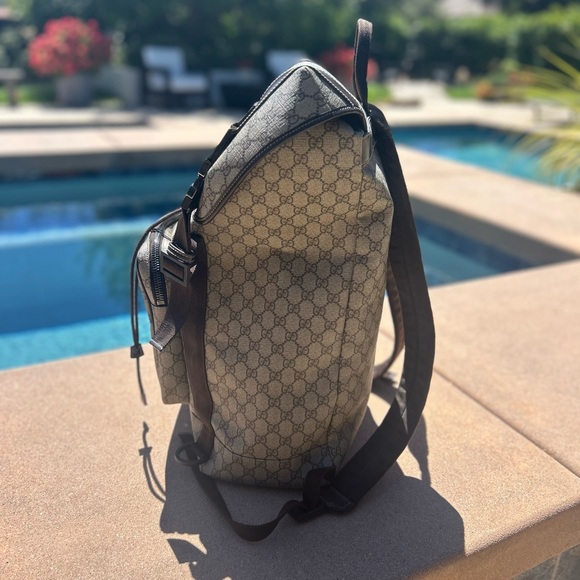 GG SUPREME CANVAS INTERLOCKING G BACKPACK- BEIGE/BROWN - Picture 3 of 10